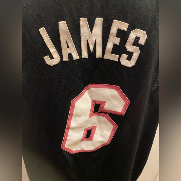 LeBron James Miami Heat No. 6 Basketball jersey - Picture 9 of 15